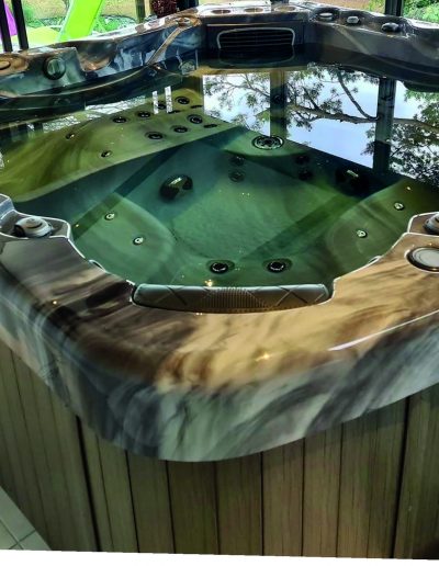 Spa Canadien Haut de gamme 6 places – 80 jets : Modèle E680 Be Executive - Aix-les-Bains